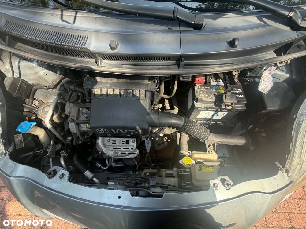 Toyota Yaris 1.3 Luna Premium - 28
