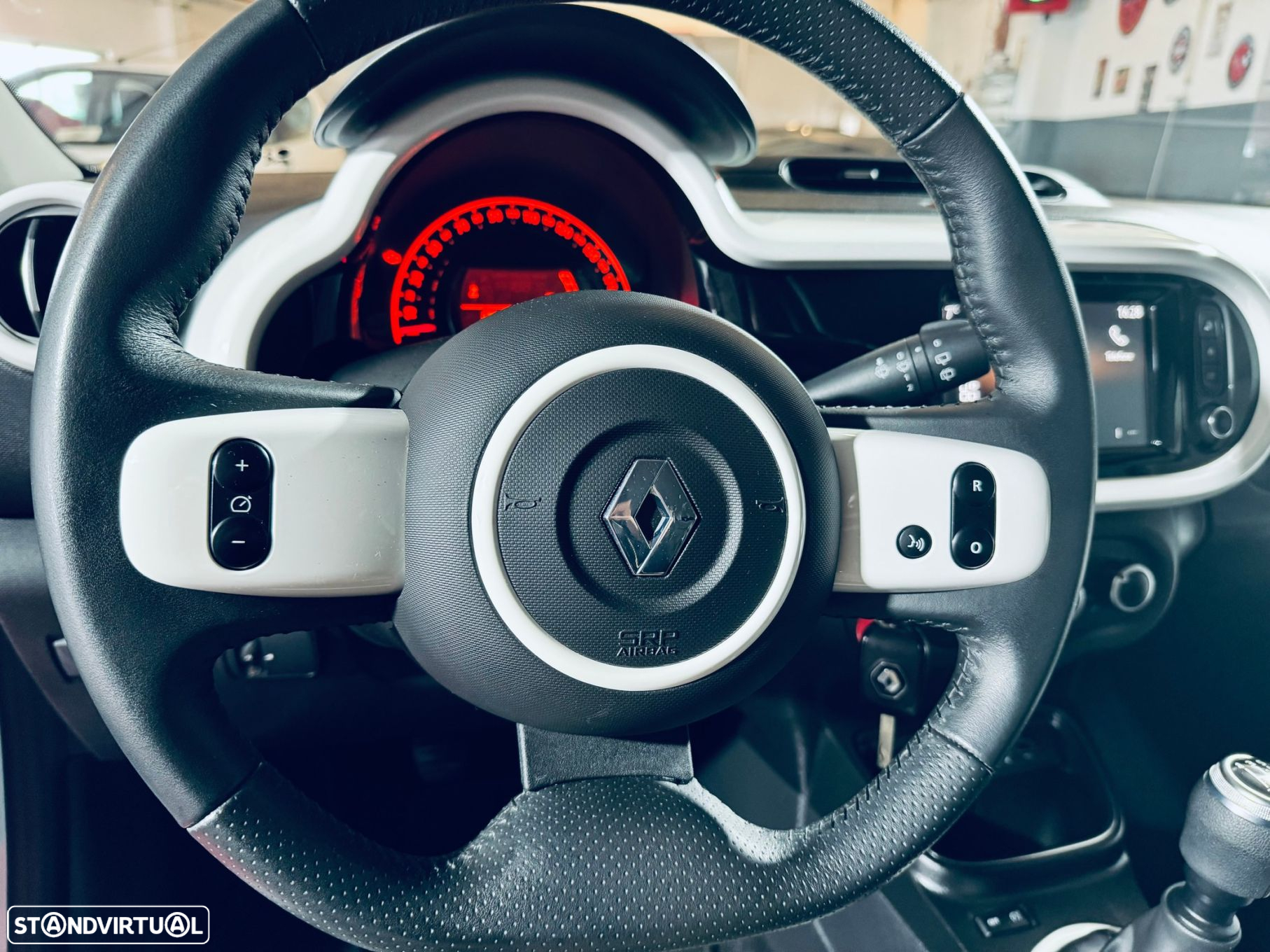 Renault Twingo SCe 75 INTENS - 22
