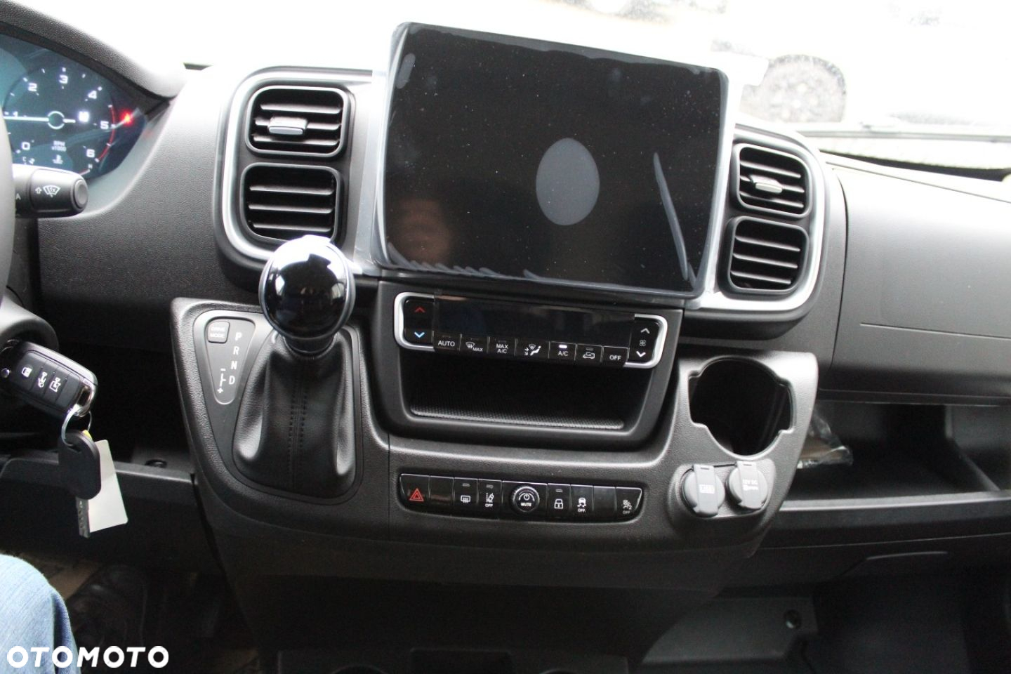 Opel Movano Furgon L4H2 - 11