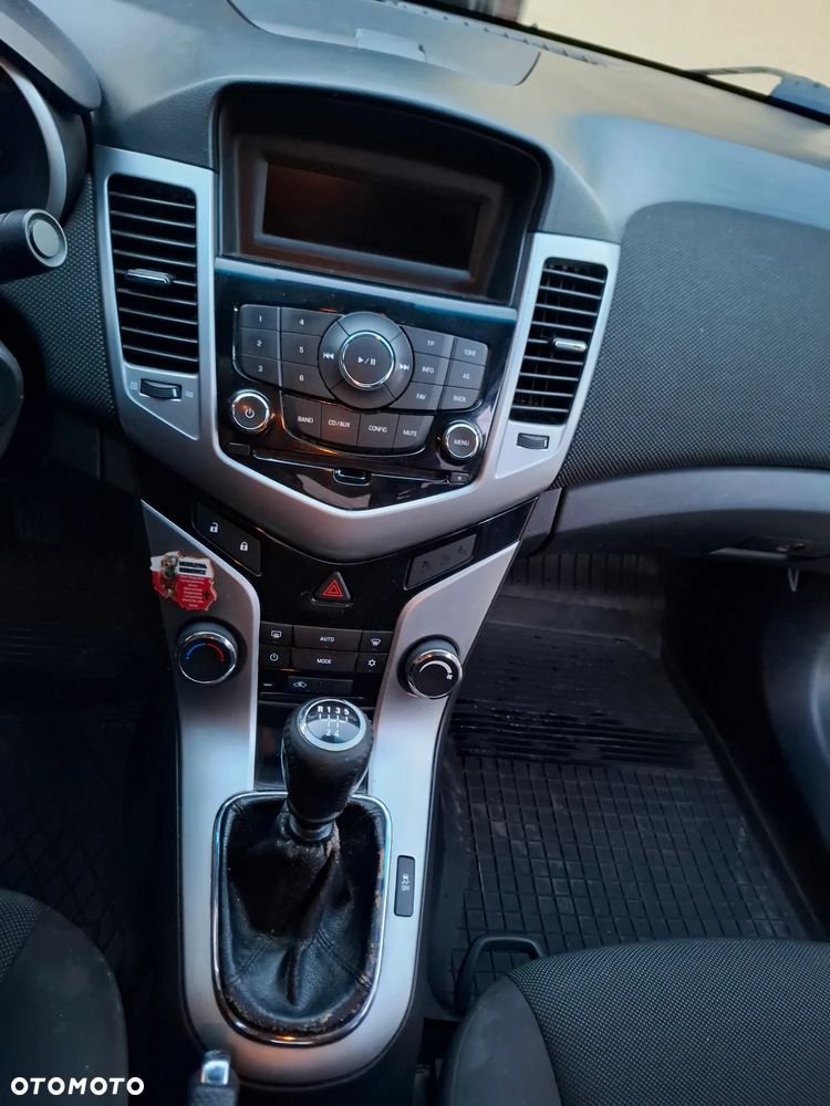 Chevrolet Cruze 1.6 - 6