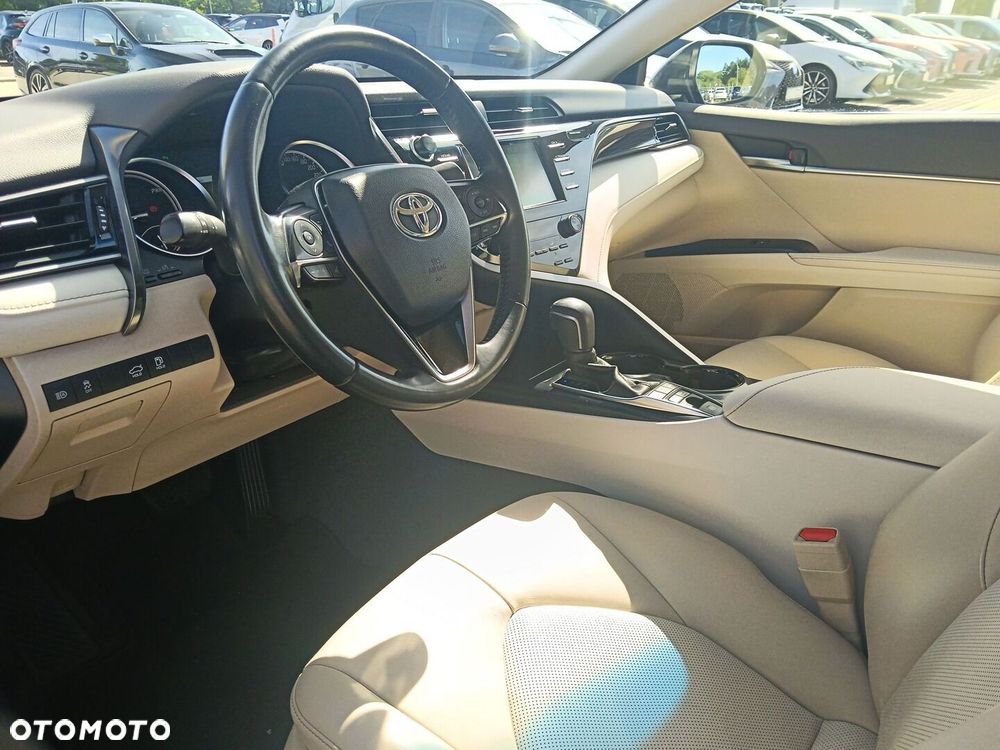 Toyota Camry 2.5 Hybrid Comfort CVT - 10