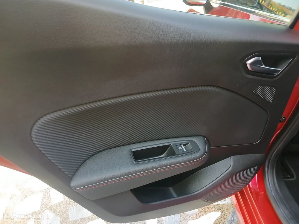 Renault Clio 1.0 TCe RS Line - 30