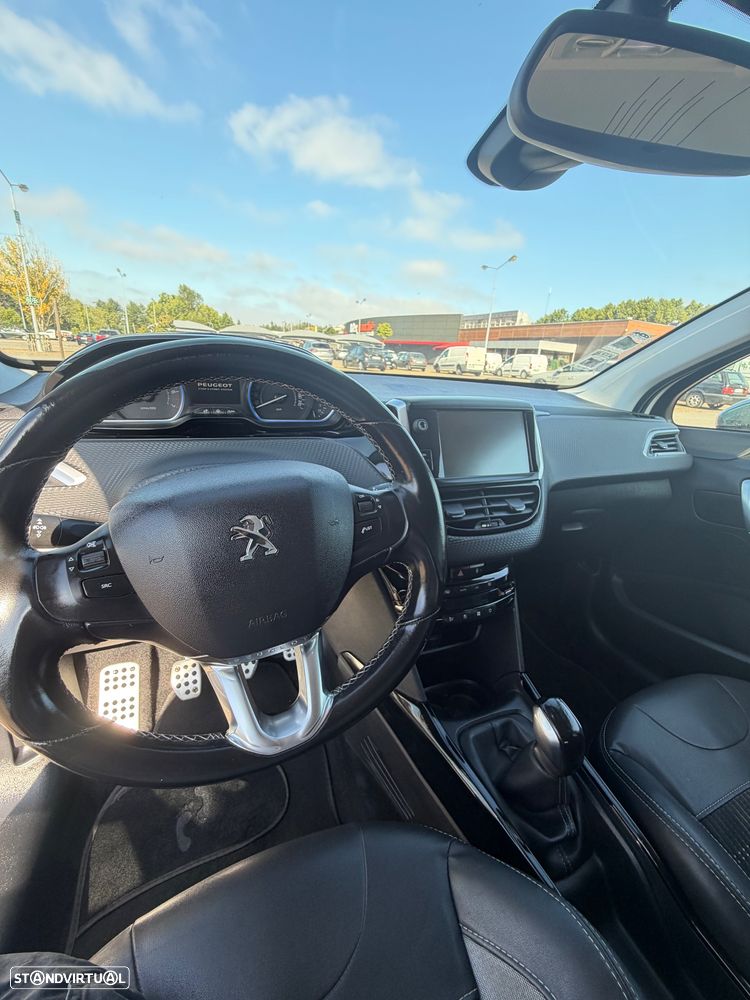 Peugeot 2008 1.2 PureTech Allure - 10