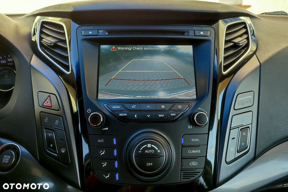 Hyundai i40 i40cw 1.6 Fifa World Cup Edition - 9