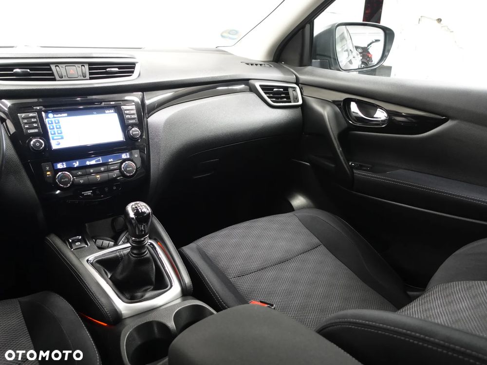 Nissan Qashqai 1.6 DCi ALL-MODE 4x4i N-Connecta - 33