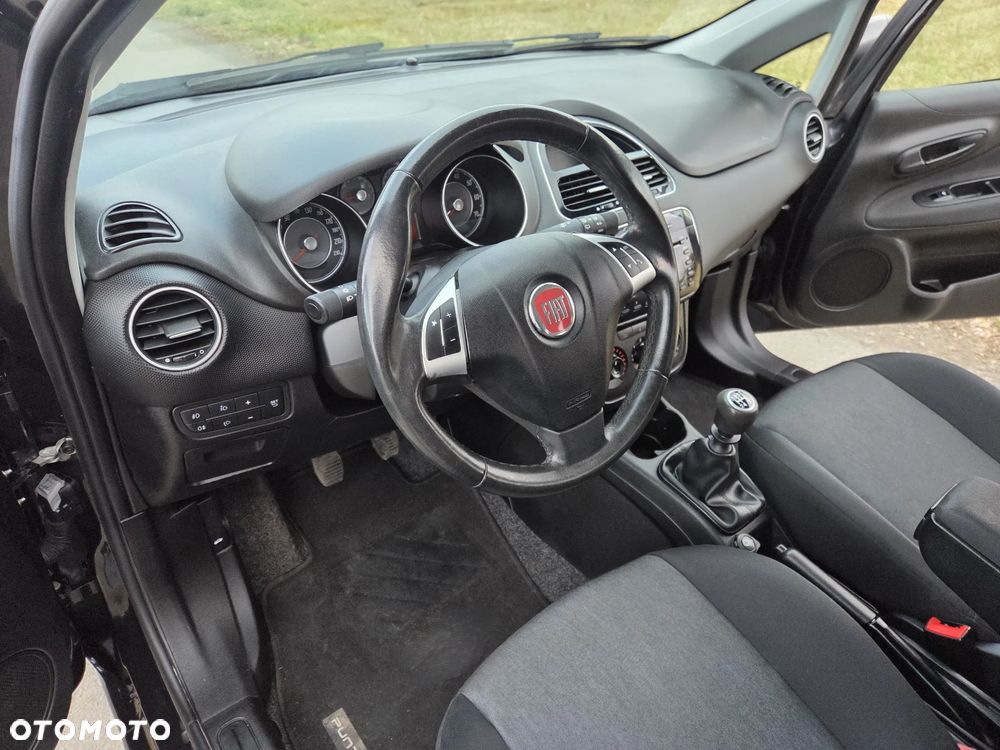 Fiat Punto 1.4 Young - 11