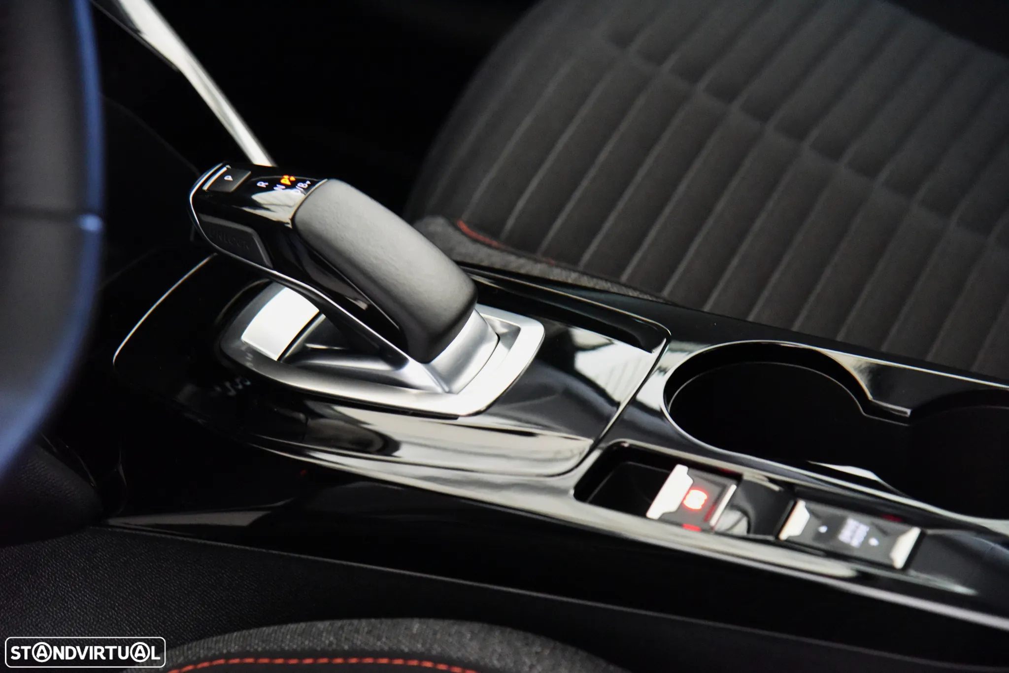 Peugeot e-208 Active Pack - 13