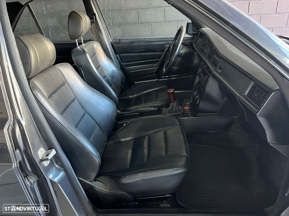Mercedes-Benz 190 E 2.3 16V - 14