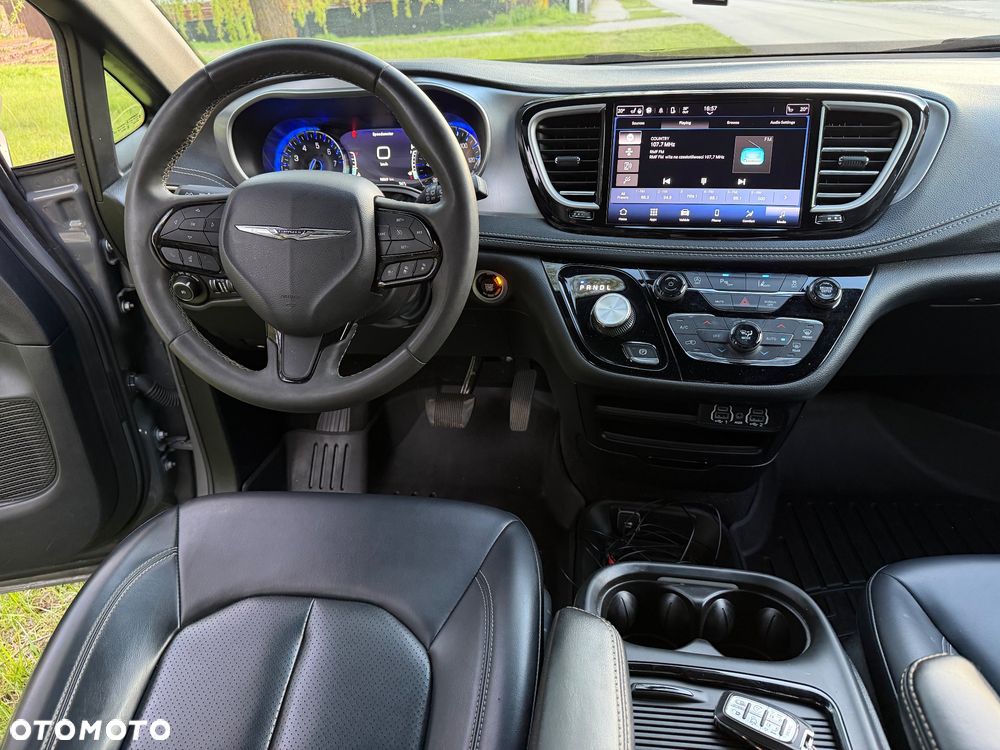 Chrysler Pacifica - 29