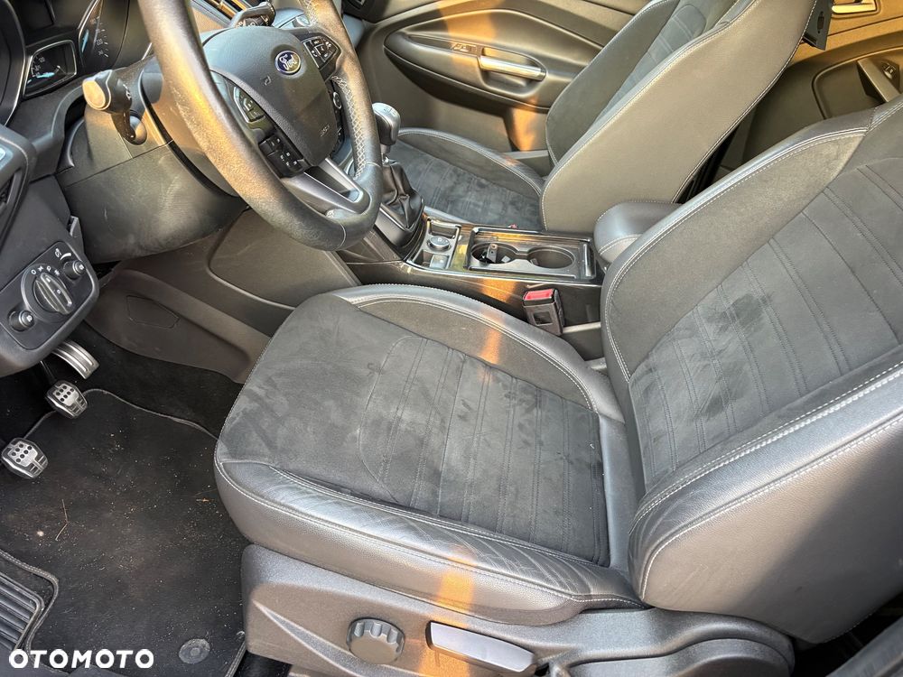 Ford Kuga - 28
