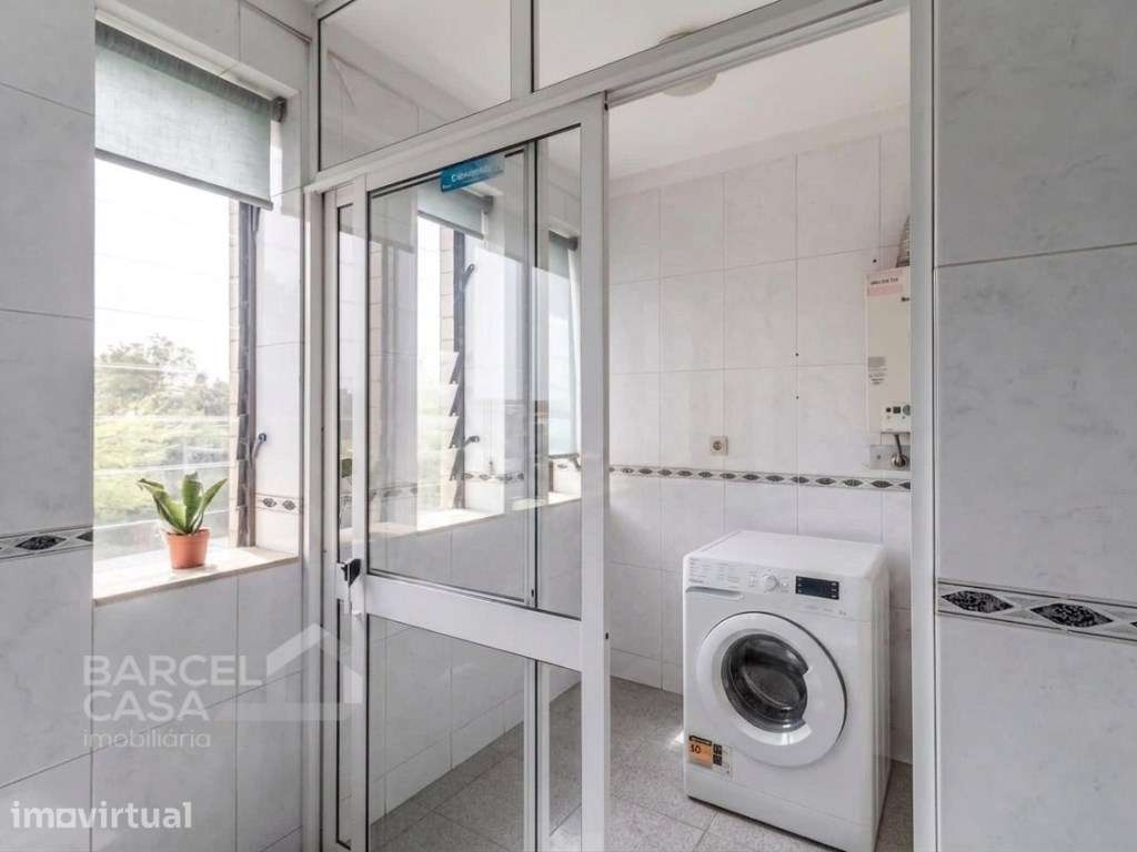 Apartamento T2 com Garagem Fechada para Arrendar em Arcozelo - Barc... - Grande imagem: 3/18