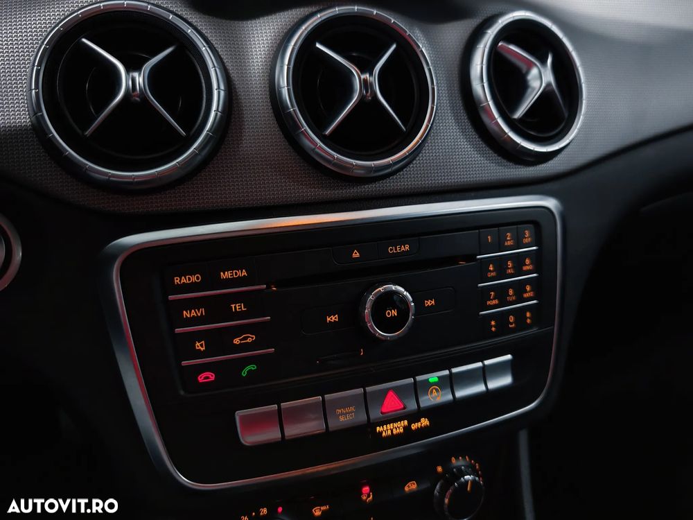 Mercedes-Benz CLA Shooting Brake 180 d 7G-DCT - 27