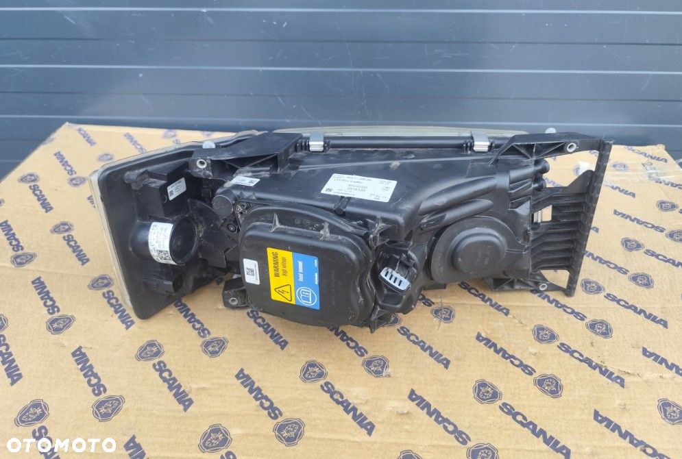 LAMPA XENON SCANIA STREAMLINE 2416103 - 2