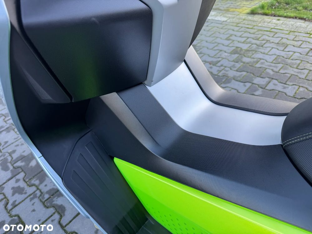 BMW CE 04 - 33