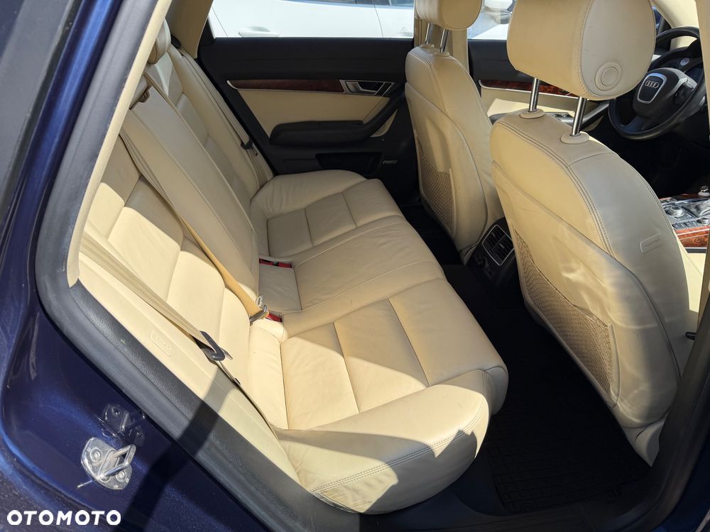 Audi A6 Avant 4.2 quattro tiptronic - 30