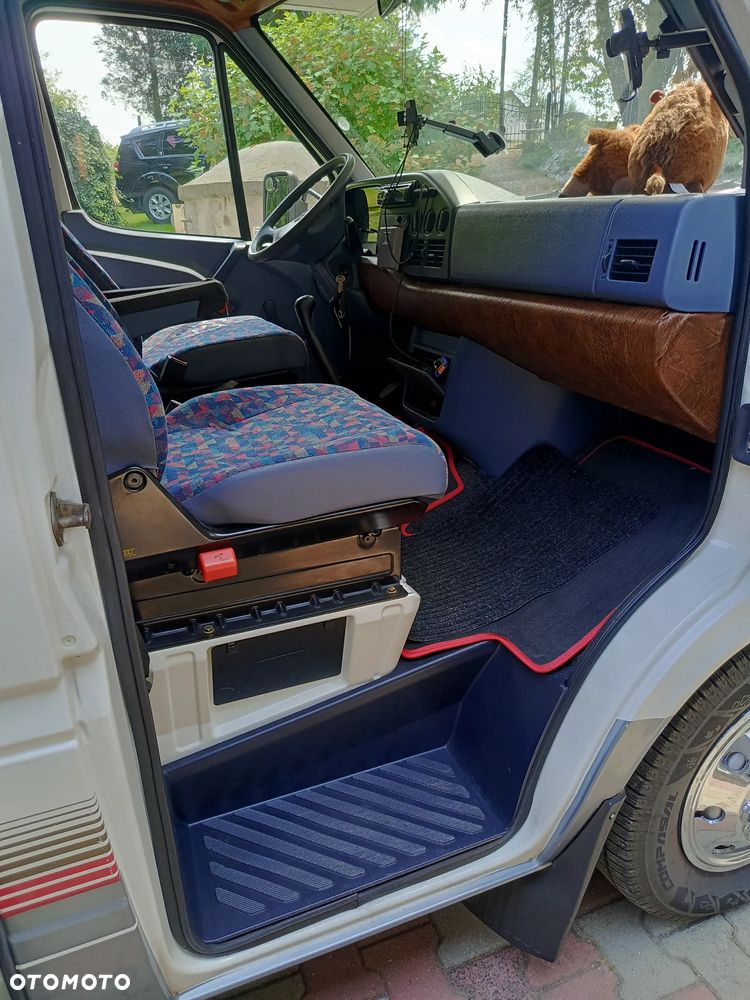 Mercedes-Benz Sprinter - 23