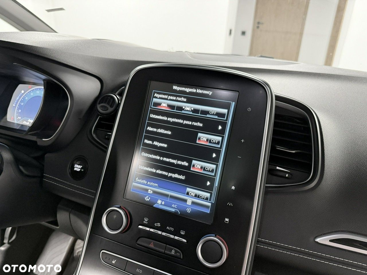 Renault Scenic - 32
