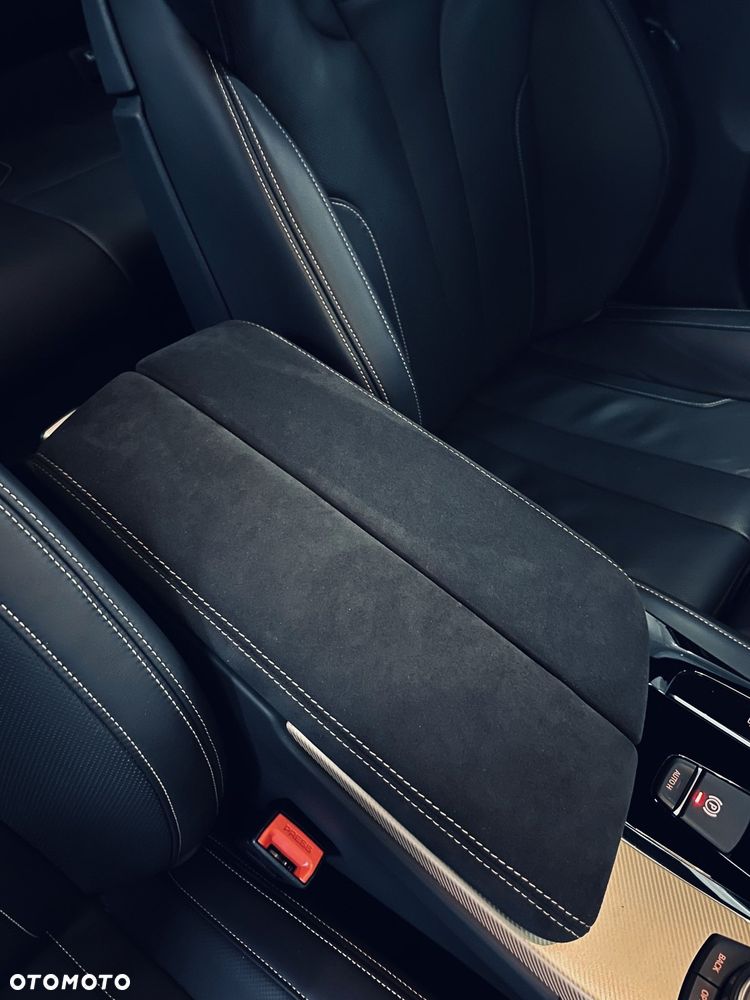 BMW M5 Competition - 10