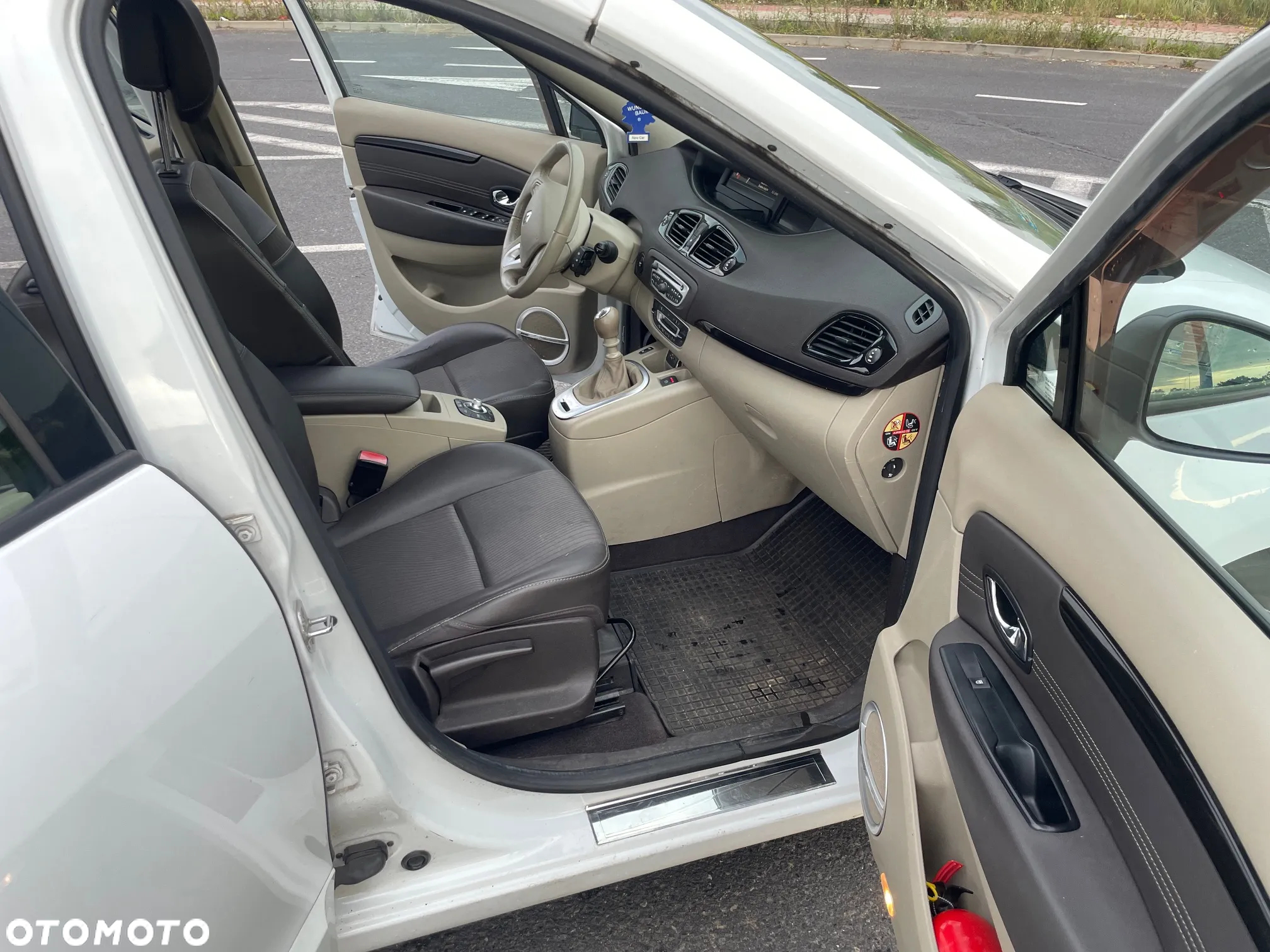 Renault Scenic 1.6 dCi Energy Bose - 16
