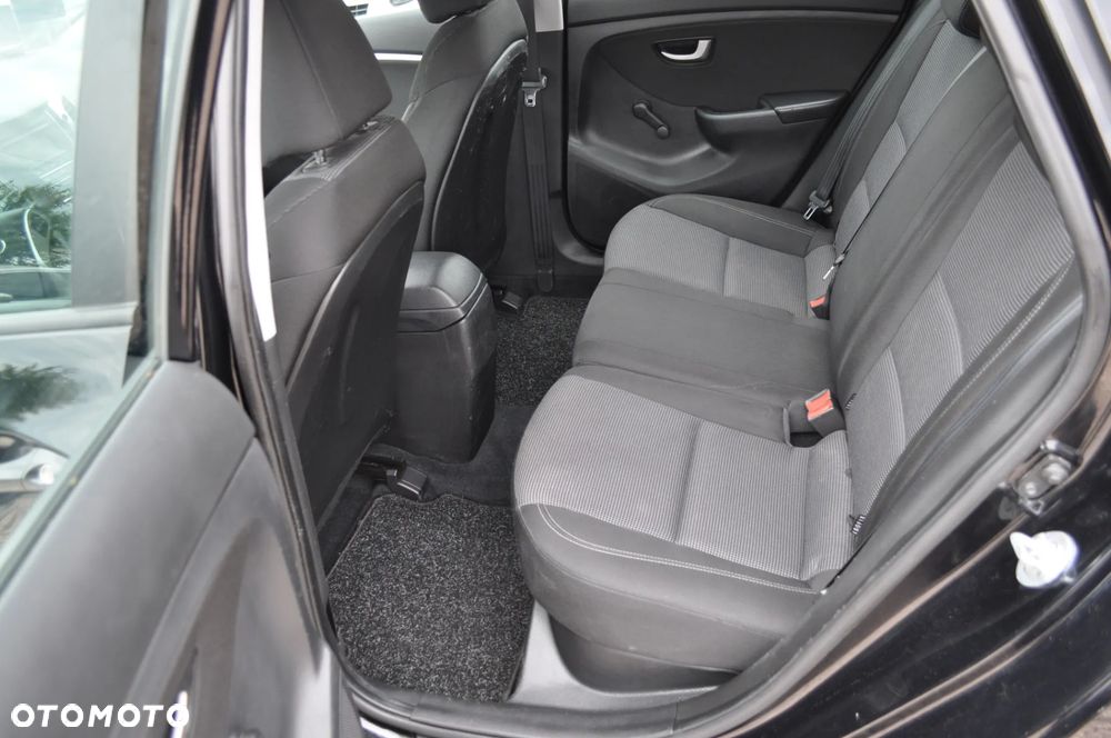 Hyundai i30 i30cw 1.6 Fifa World Cup Edition - 19