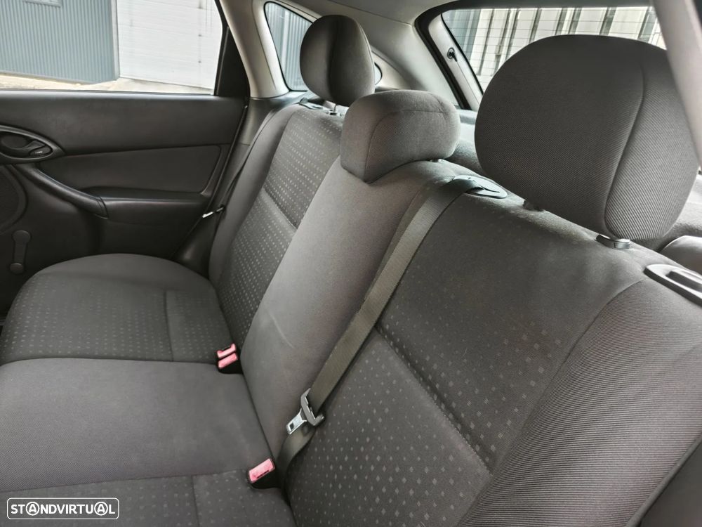 Ford Focus - 12