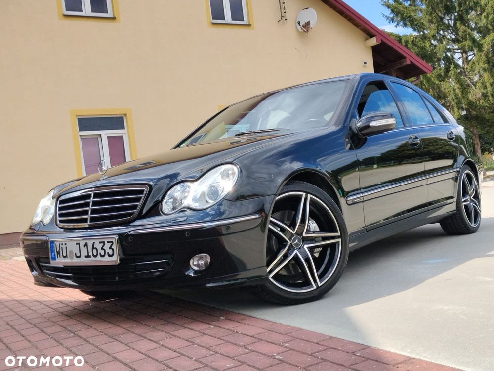 Mercedes-Benz Klasa C 180 Kompressor Automatik Avantgarde Sport Edition - 11