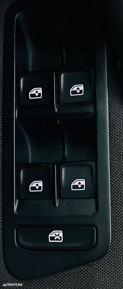 Volkswagen Golf 1.6 TDI Trendline - 12