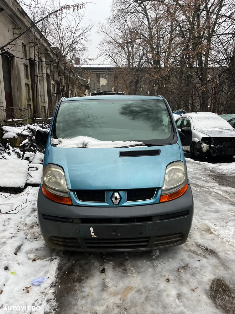 Dezmembrez Renault Trafic bleo 2004 - 2