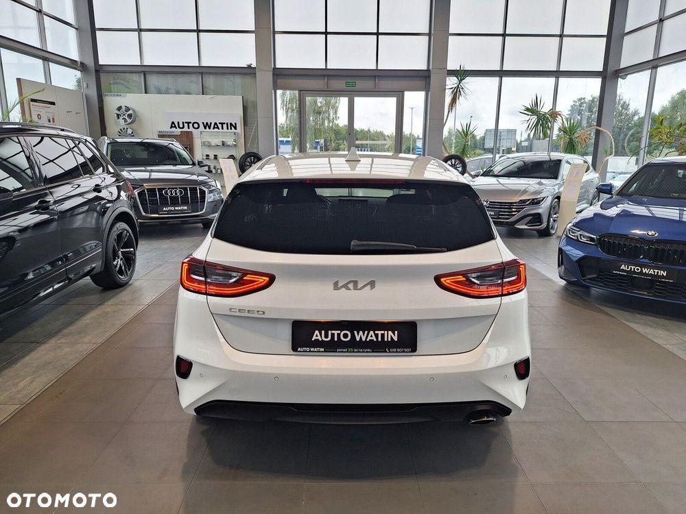 Kia Ceed 1.5 T-GDI M DCT - 11
