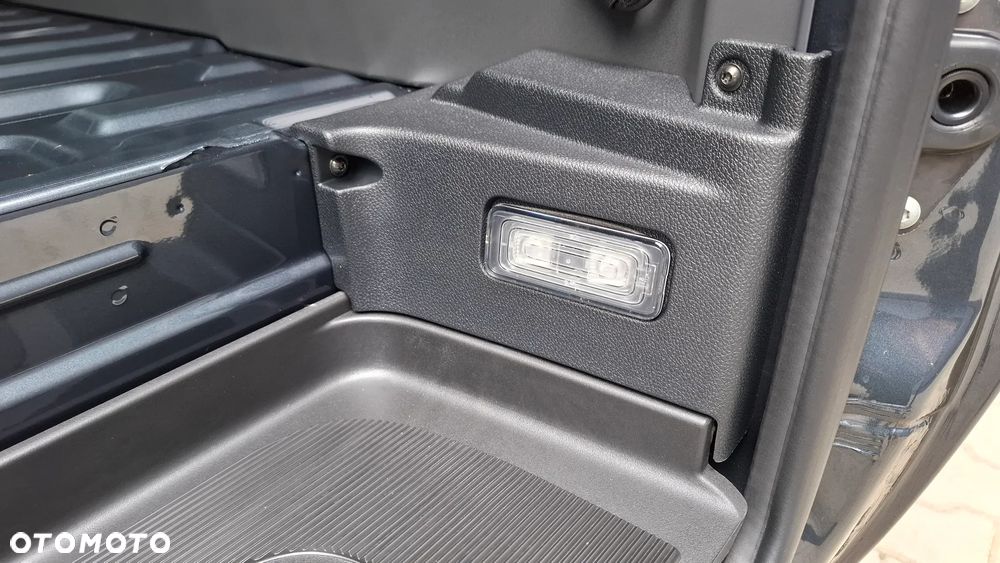 Mercedes-Benz Sprinter - 25