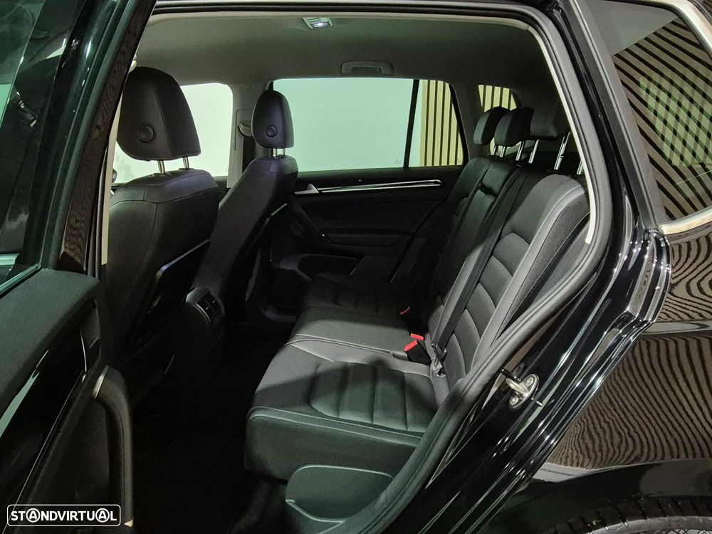 VW Golf Sportsvan 1.6 TDI Highline DSG - 30