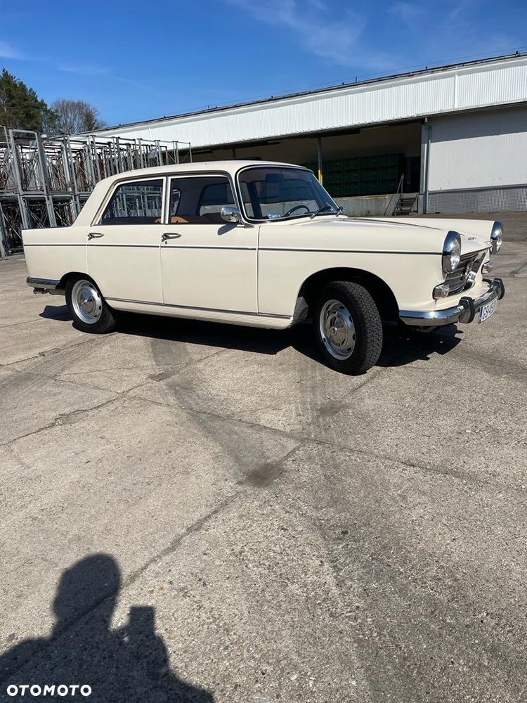 Peugeot 404 - 4