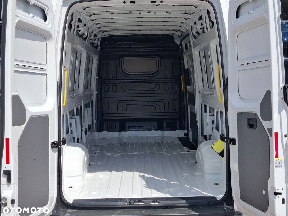 Volkswagen Crafter - 12