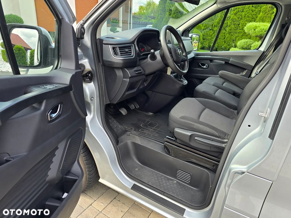 Renault Trafic 2.0 dCi - 9