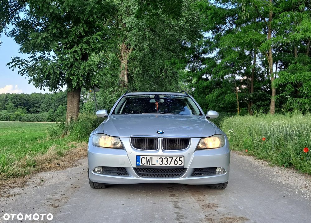 BMW Seria 3 320i - 8