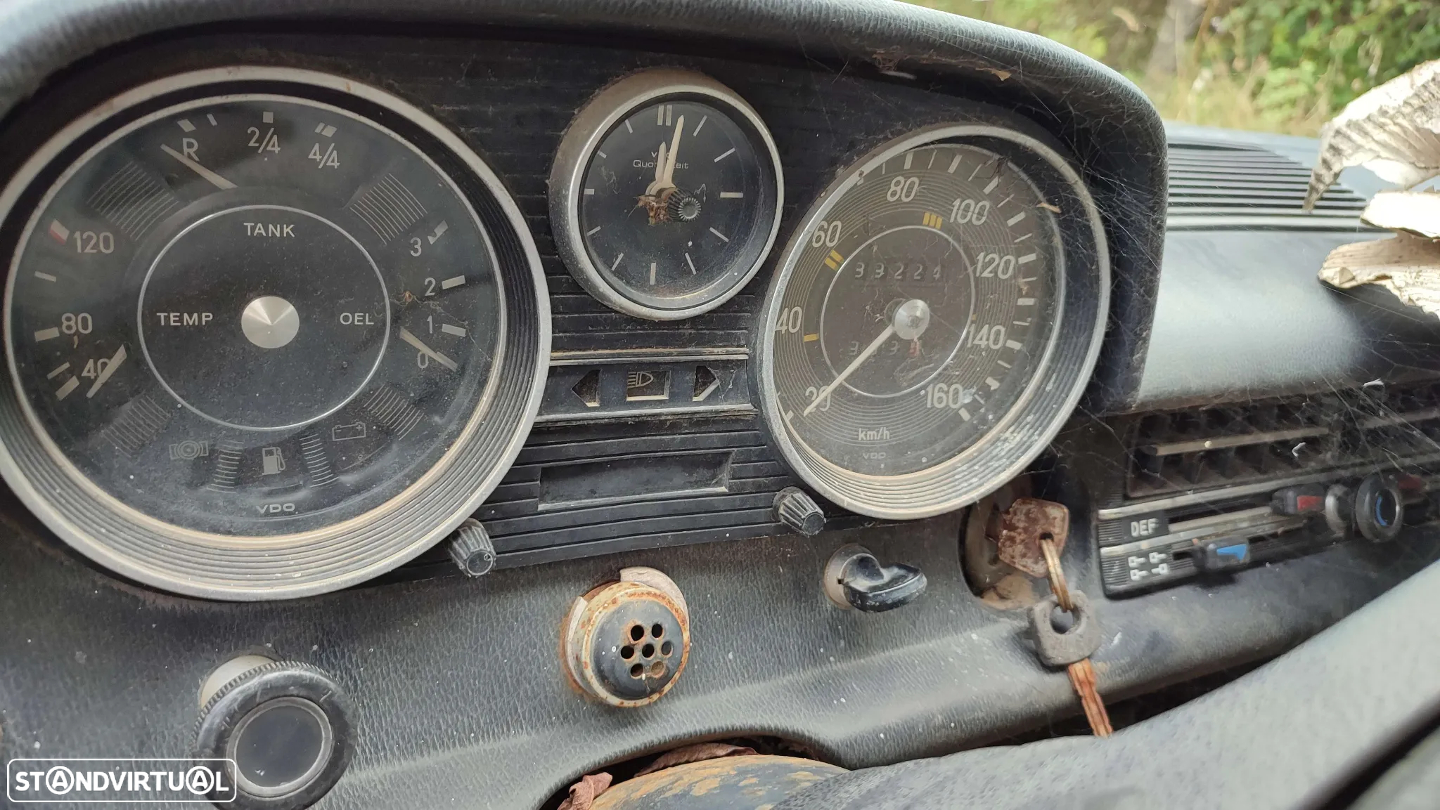 Mercedes 220D/8 1974 Para Peças - 9