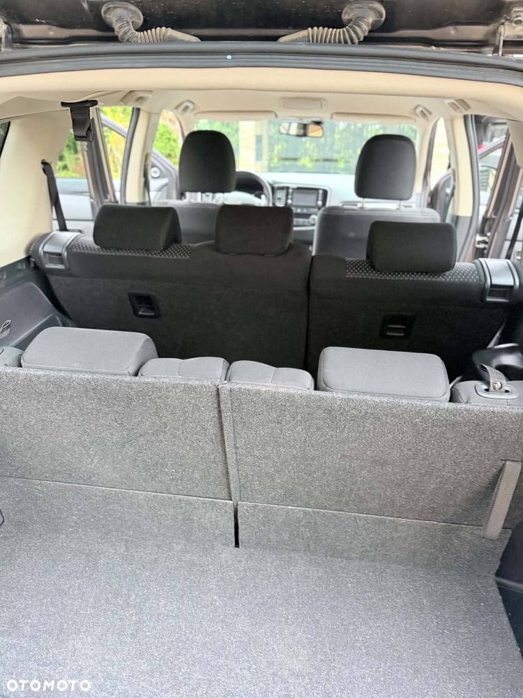 Mitsubishi Outlander - 28