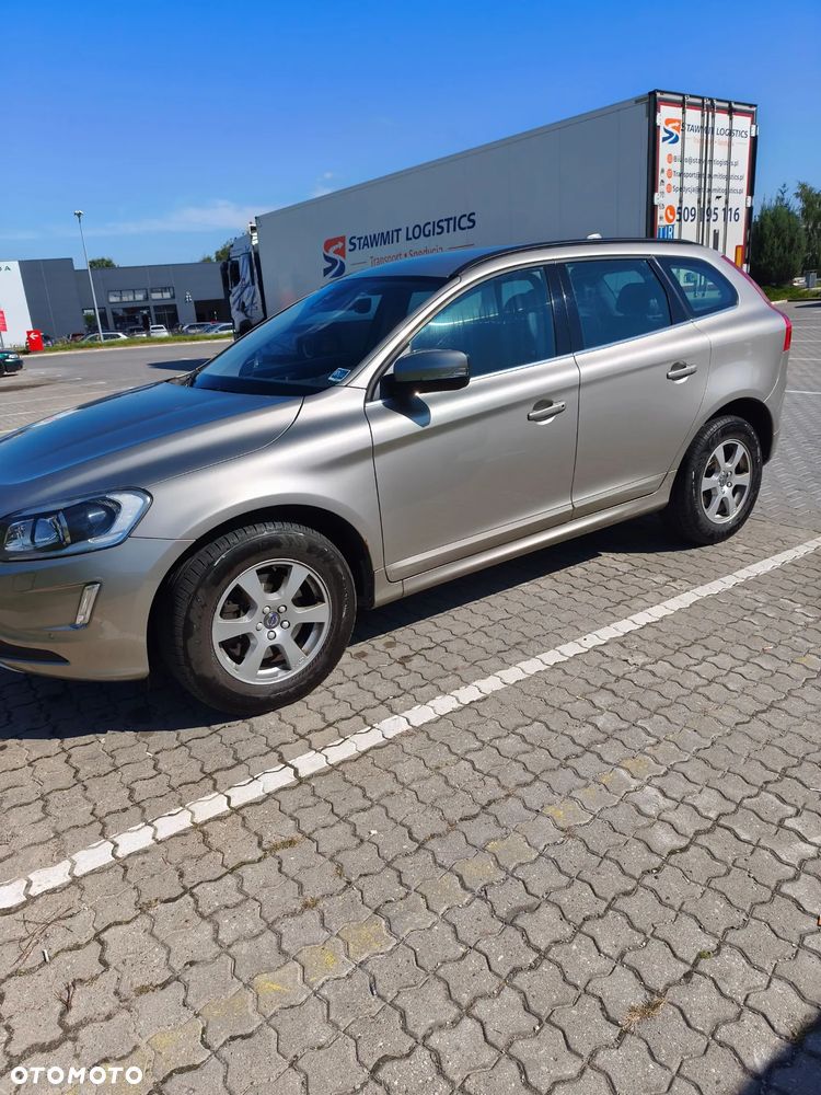 Volvo XC 60 D4 AWD Momentum - 2