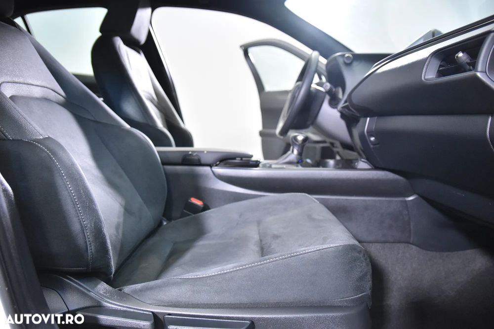 Lexus UX - 12