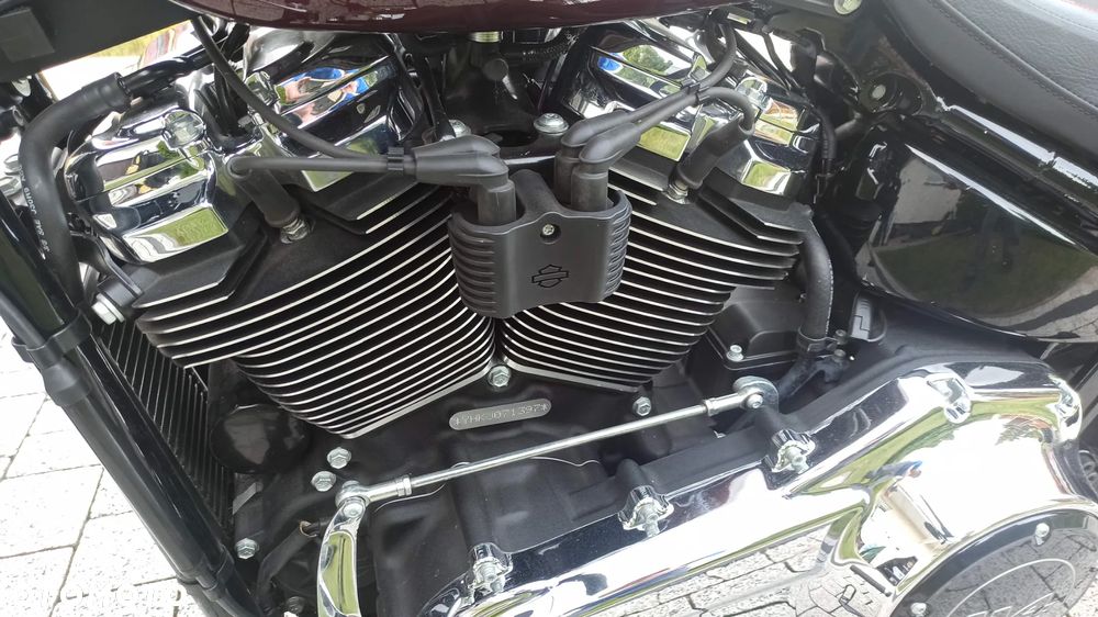 Harley-Davidson Softail Breakout - 10