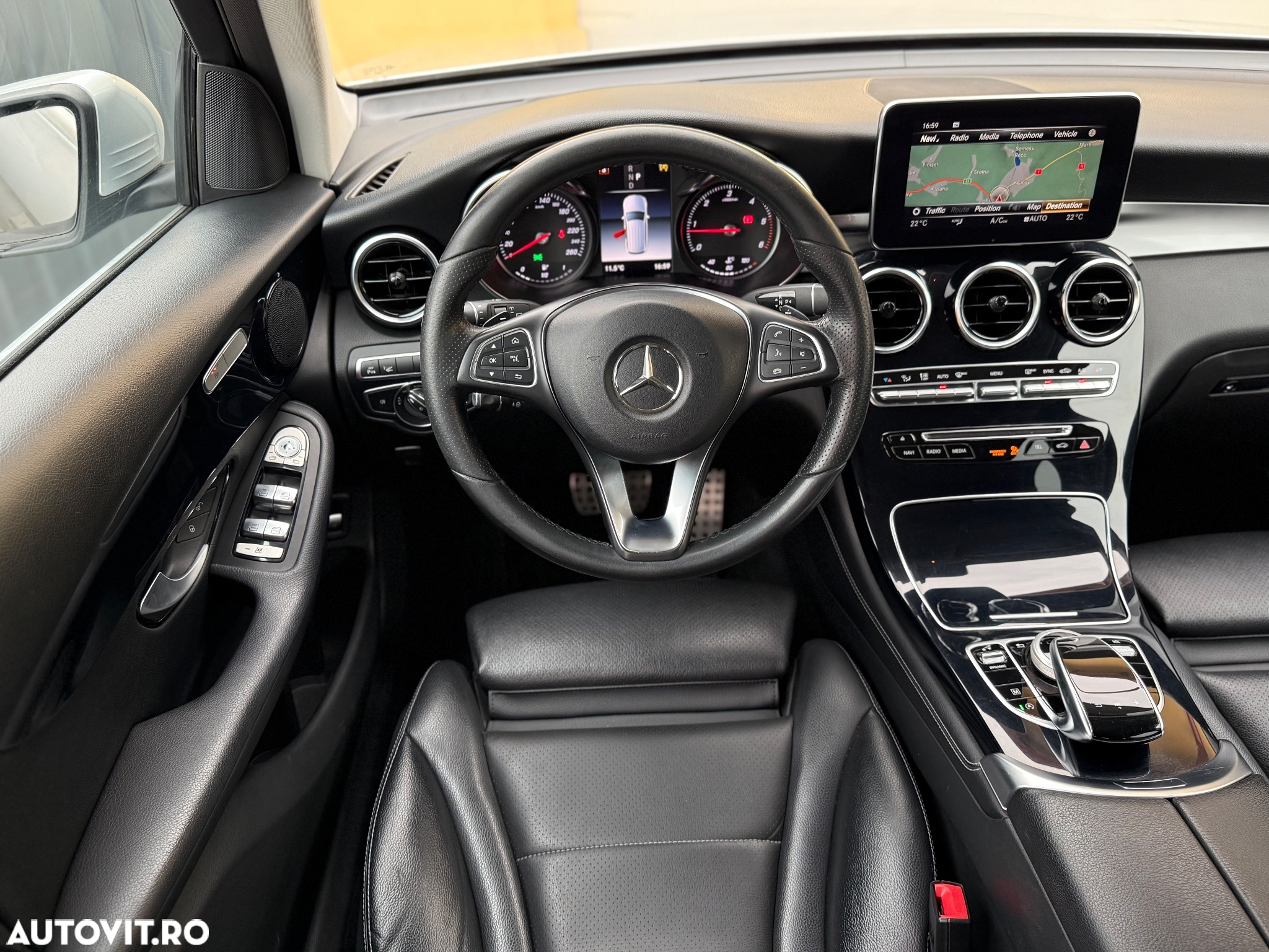 Mercedes-Benz GLC 250 d 4MATIC - 28
