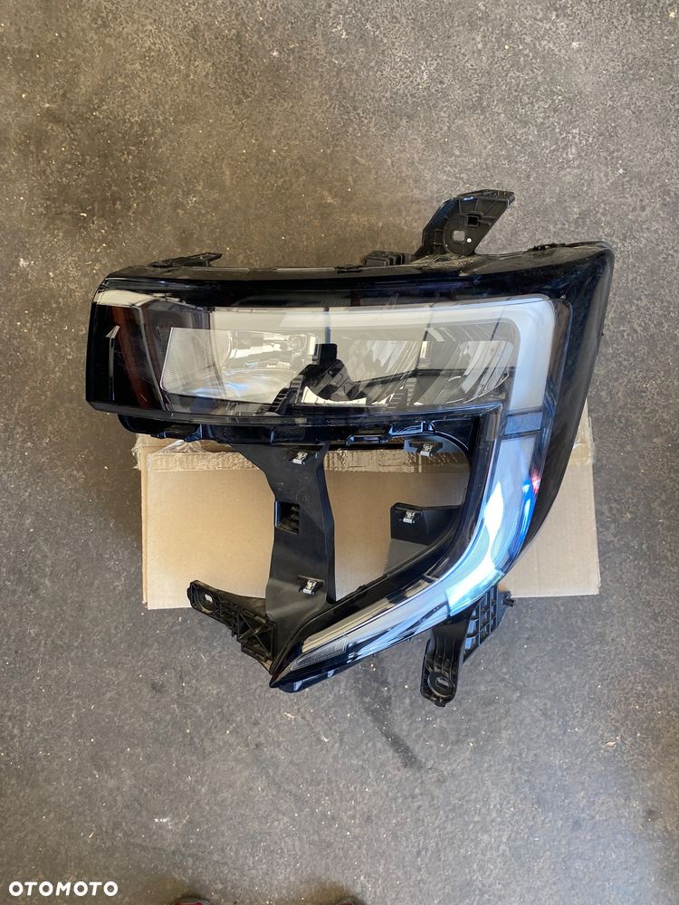 RENAULT MASTER 4 IV , 5 V  25-> Kompletna lampa przednia full led Ledowa lewa Reflektory przedni lewy 260609073R  ift
