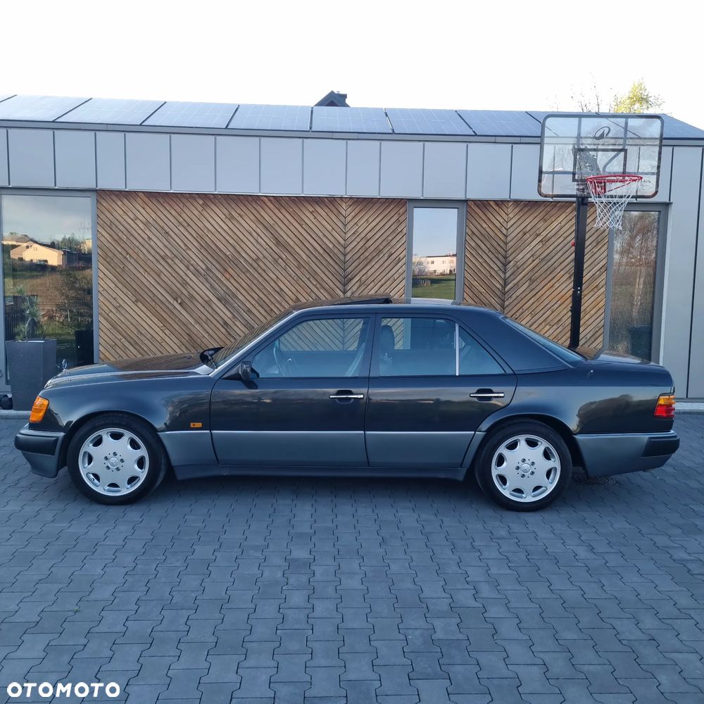 Mercedes-Benz W124 (1984-1993) - 30