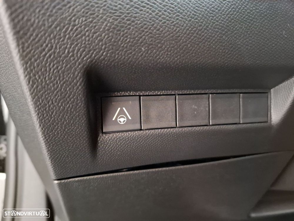 Peugeot 2008 1.2 Hybrid GT e-DCS6 - 22