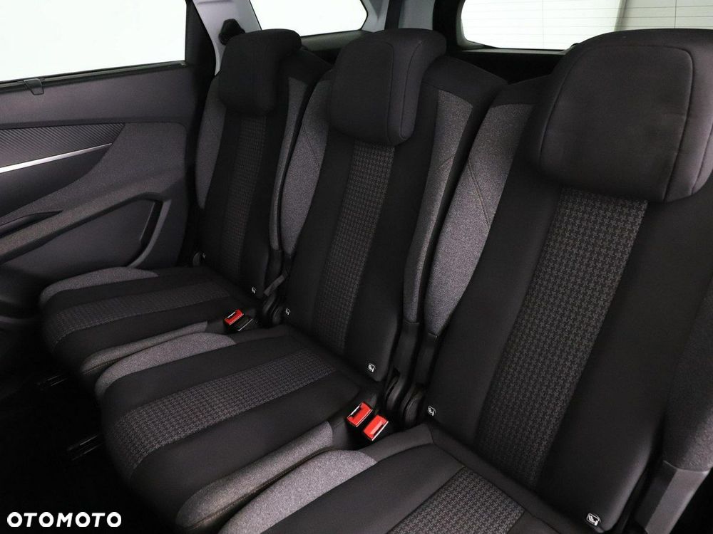 Peugeot 5008 1.2 PureTech Active S&S EAT6 - 17