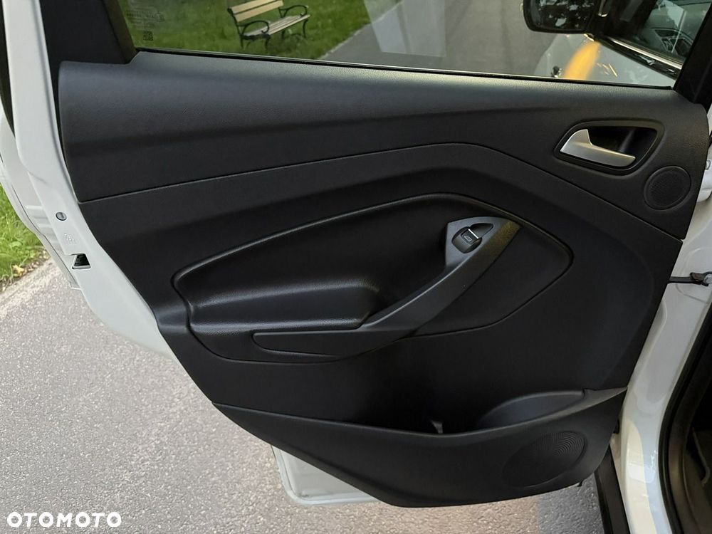 Ford Kuga - 22