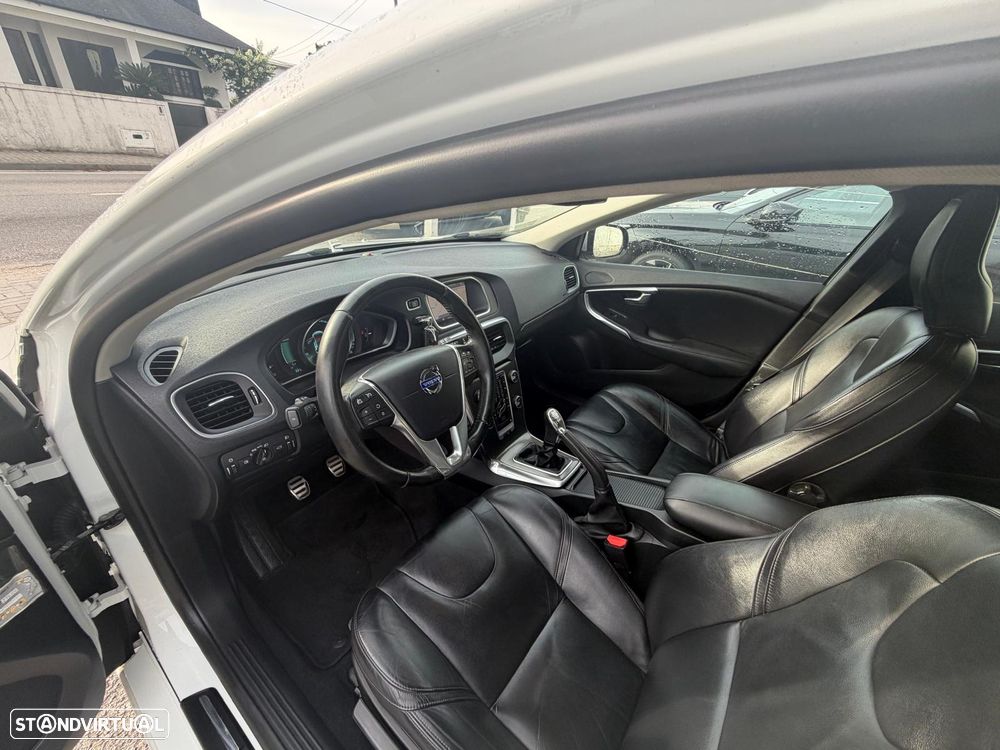 Volvo V40 D2 Momentum - 8