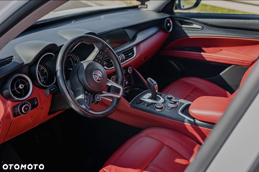 Alfa Romeo Stelvio - 4