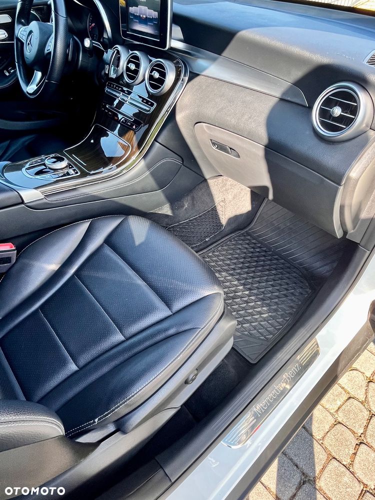 Mercedes-Benz GLC 300 4Matic 9G-TRONIC - 32