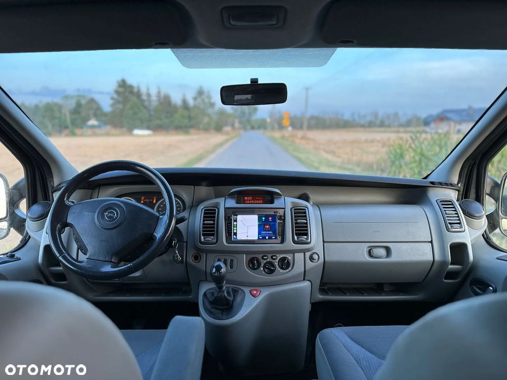 Opel Vivaro - 11